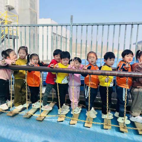 新起点幼儿园小一班3月第四周精彩回顾