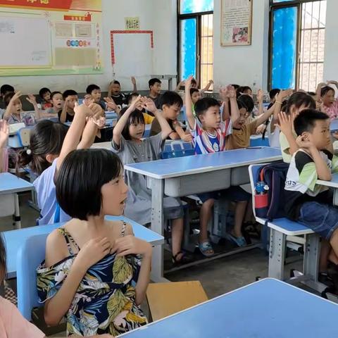 "乡村夏令营"大学生返乡日志