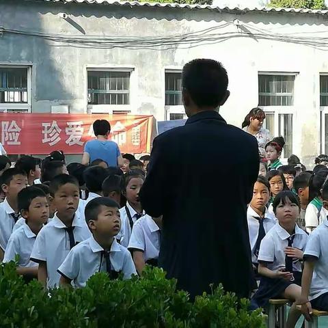 金马张中心小学防溺水教育