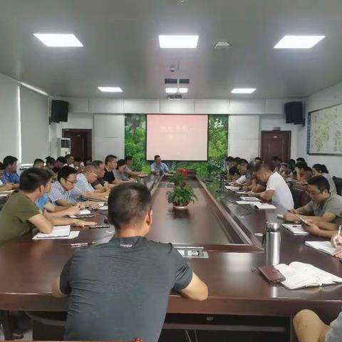 柏社乡传达学习市委十四届十次全体（扩大）会议暨市政府第七次全体会议精神