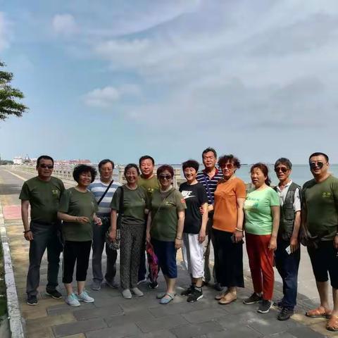第六篇:游北海金滩，坐公交览北海市容，乘飞机圆满回家。千好万好还是家好，再见大美广西…。