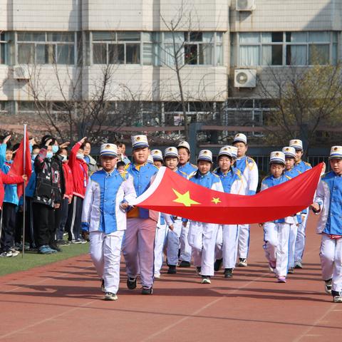 献礼建党百年华诞 争做新时代文明少年——栖霞市大庆路学校新学期升旗仪式