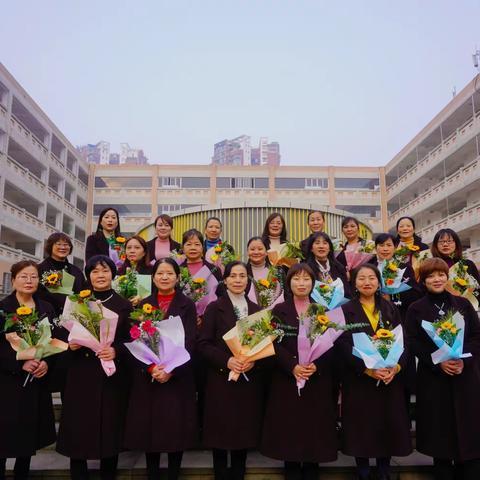 情暖三八--天立后勤感恩有你，一路同行！