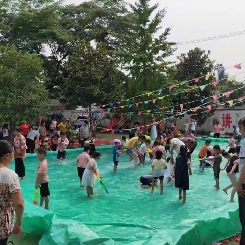 西明幼儿园泡沫之夏亲子大型活动