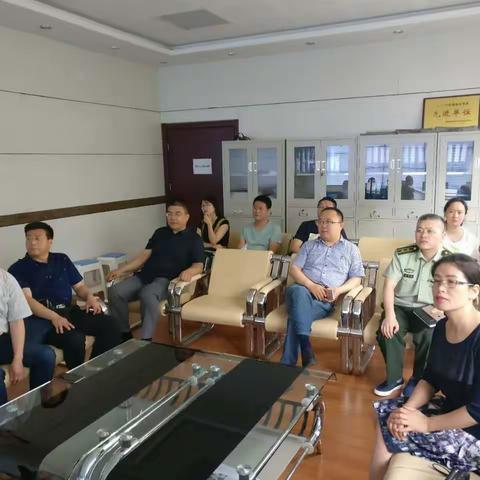 区委常委、常务副区长张俊杰现场督查大数据平台应用情况