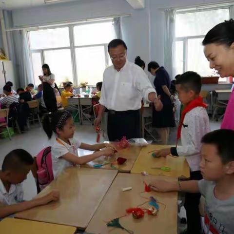 南京小学“家校牵手过端午”