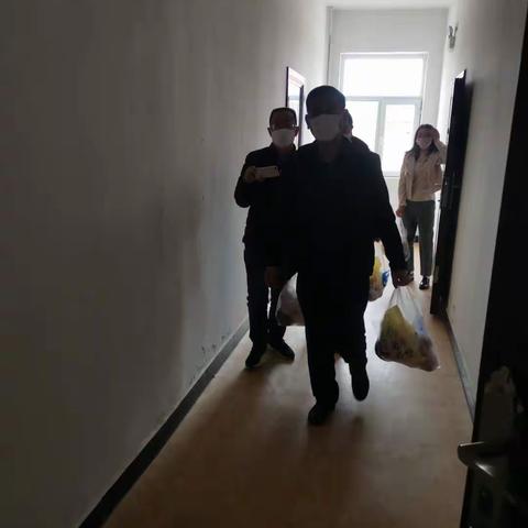 山河无恙  共盼春光——泾源县教育局领导班子慰问兴盛学区返校教师