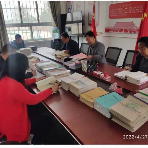 半亩方塘长流水  深耕细作强业务——吊街中学开展第二次教学常规检查工作