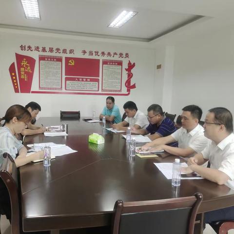 我为群众办实事 | 工信局组织开展城区空中线缆专项整治