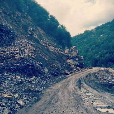 安全、工程两科正常巡查。人员:岳纯、陈奕行