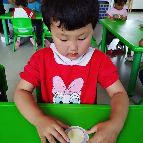 巴彦塔拉镇中心幼儿园中班父亲节活动