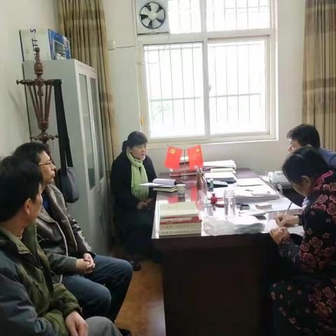 新城区城棚改事务中心领导莅临联志社区指导社区产权改制工作