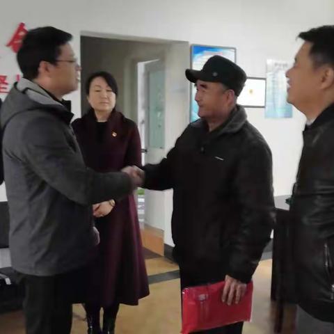 慰问一人、温暖一户、带动一片