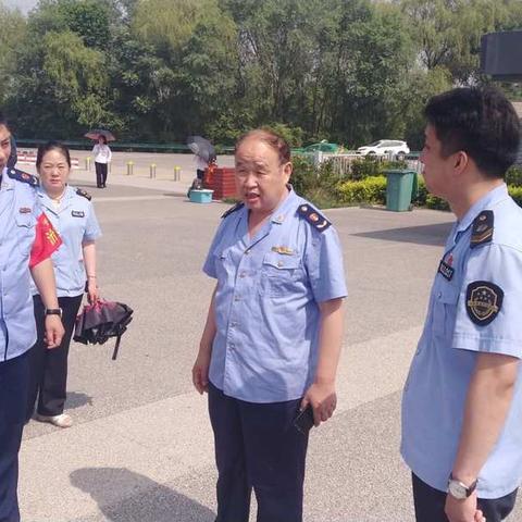 临潼区市场监督管理局副局长汤战国督查节日期间市场监管工作