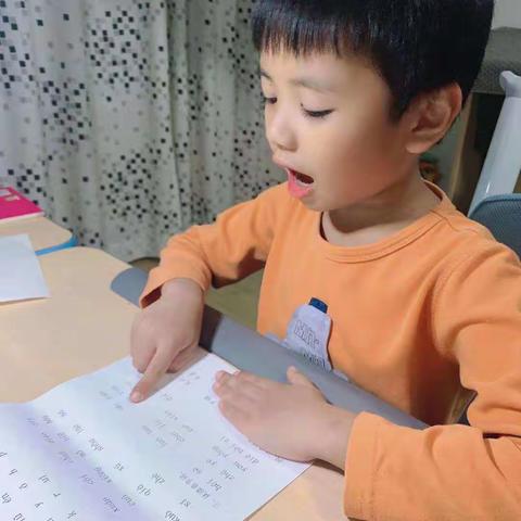 富邦小学举行第三届“一年级汉语拼音口语过关赛”活动