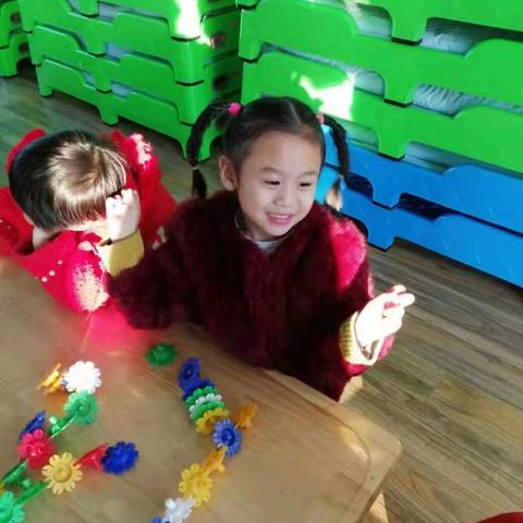 新军屯镇阁幼中班教育随笔——梳头发