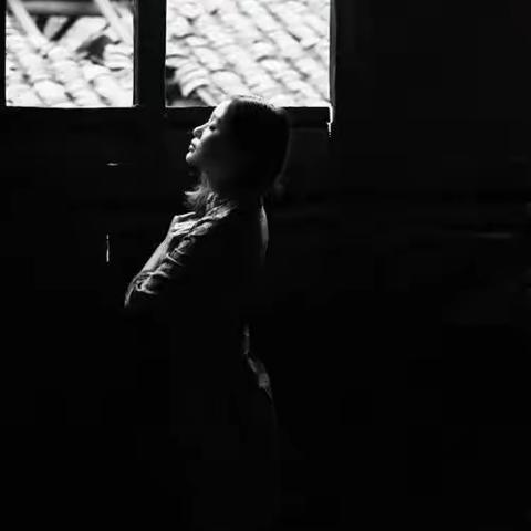 晨曦朗读之十    憔悴的弦声