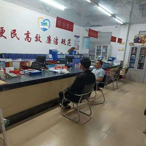 崖州区人大副主任邓聪同志到东京社区督导检查元宵节期间维稳工作