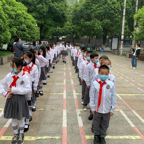 白云区第一小学教育共同体“红领巾奖章”争获接力章主题活动