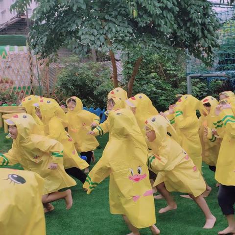 旭蕾幼儿园之玩泡泡