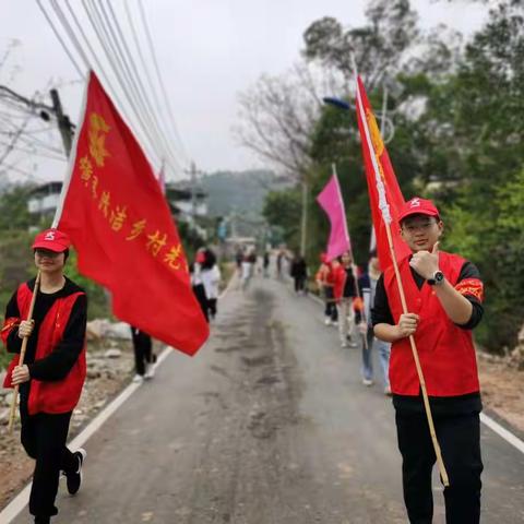 学雷锋精神，扬文明新风——平朗中学志愿者服务队到平朗街江滨公园开展清洁卫生大扫除活动