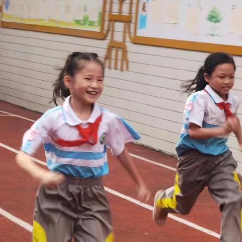 阳光运动，强身健体——2020年秋高州市南关小学二年级阳光体育节