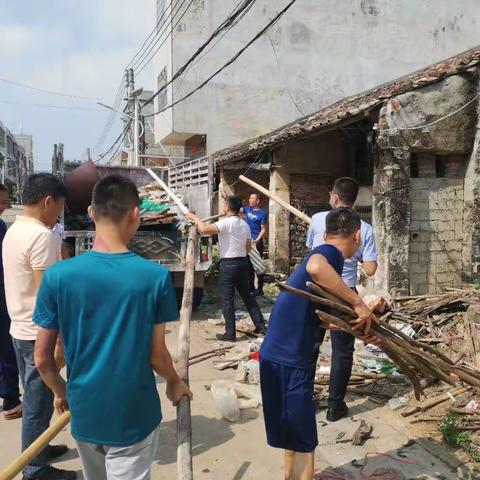 永发镇开展沿街住户门前乱堆乱放和主次干道环境卫生整治工作