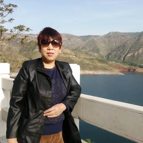 靓妹王碧瑛 🌹🌹🌹🌸👍 雨谷.青石