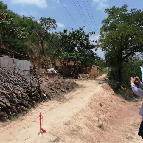 荒僻奇村：赵吾西坡， 又名——寺凹岭东， 2021.8. 行磊 马霞