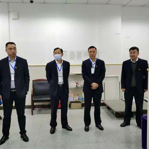 十堰分行党委书记、行长何志宝，纪委书记魏江涛，高级经理张祖建到市分行现金运营中心开展突击查库及安全检查。