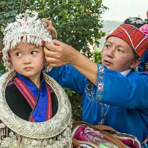 《苗家母亲》在母亲节到来之际，以此贴谨颂天下母亲节快乐!平安健康!