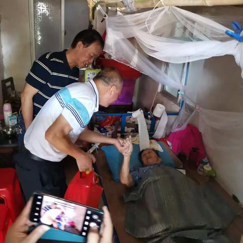 海口市教育局何运雄主任到长流镇康安村委会调研乡村振兴教育巩固脱贫成果控辍保学工作