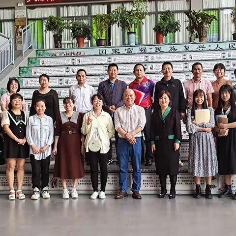 喜逢盛世二十大 区域教研悦成长——记琼中县初中语文第一组区域教研活动