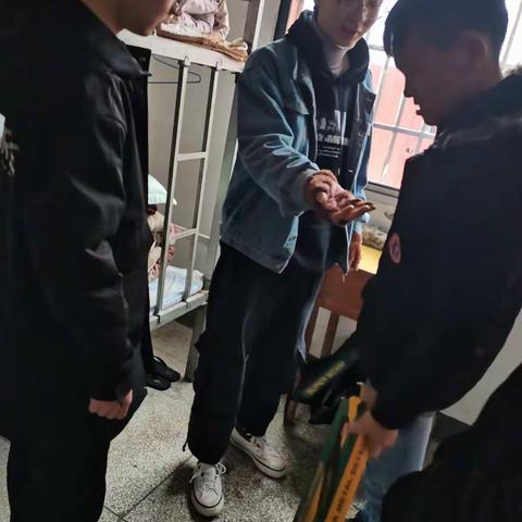 湘东校区开展学生宿舍安全大检查