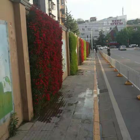 武汉一条小路的院墙