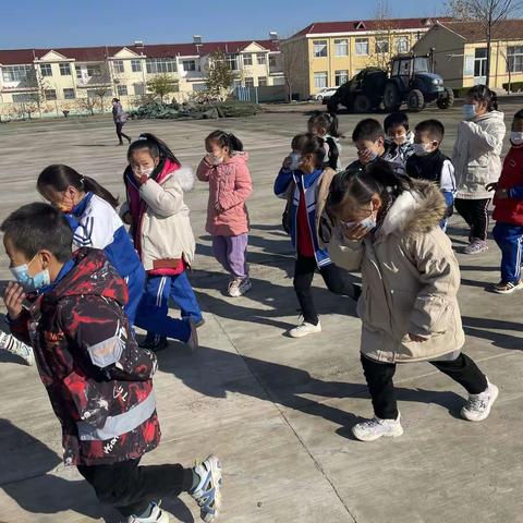 消防演练不放松，安全校园记心中——莱西市夏格庄镇中心小学消防演练