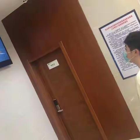 抚远农商银行营业部组织开展反假币宣传活动