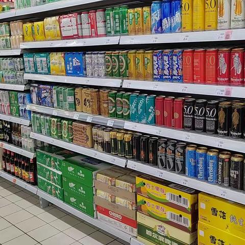建始店啤酒陈列图片