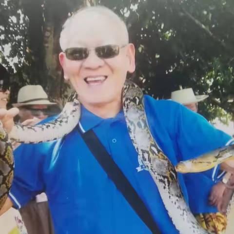 四代同堂 其乐无穷