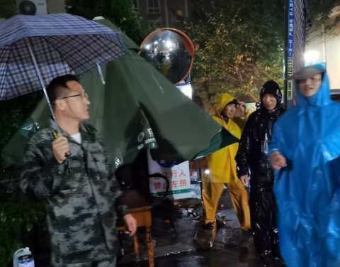 雨季抗洪，锦湖苑组团项目在行动