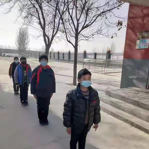 提高意识  勤复习  提高能力  不心急 金斗营镇小学开展冬季日常疫情防控演练