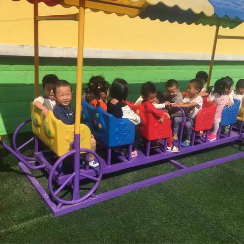 亲亲宝贝幼儿园小二班的孩子们