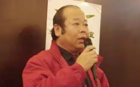 上海市跃进农场五金厂第三届“再回首”联谊会在上海茗君大酒店召开，出席人数142人。