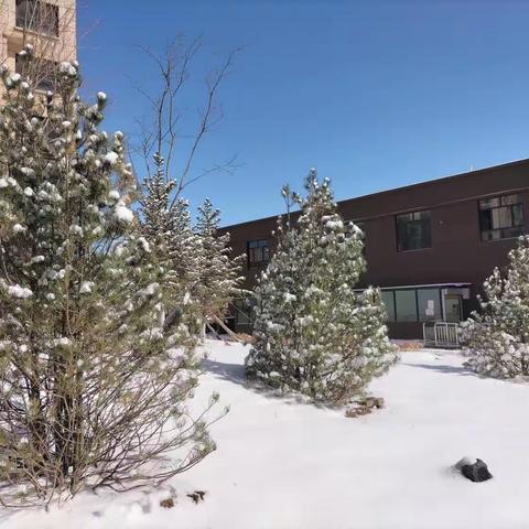 福盛三月  水岸雪景