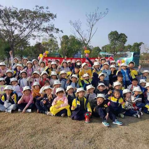 “乐享秋收 劳动最美”——二（15）班研学实践活动