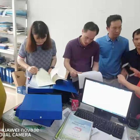 市医疗保障局局长富天放深入龙华区龙泉镇检查指导脱贫攻坚大比武迎检工作