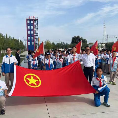 “走进红门学消防 共筑生命防火墙”第八师一三四团第一中学师生走进下野地消防站参观学习