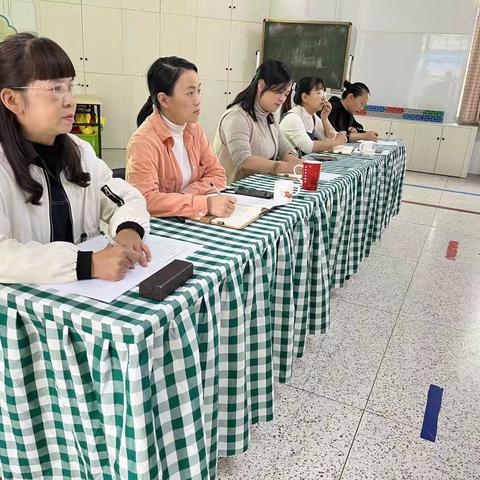 【学园动态】展现自我 不断提升——龙浔中心幼儿园青年教师片段教学比赛