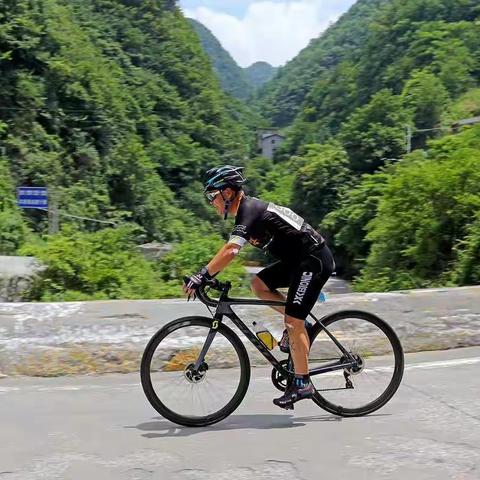 盛夏骑闯战天路