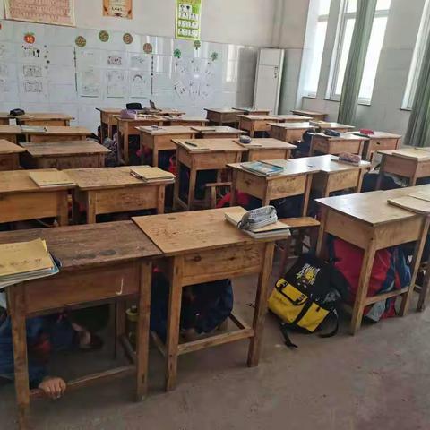 【防震常演练，安全记心间】——孟晏小学防震演练活动